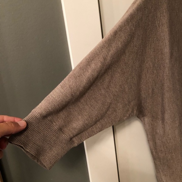 Brown top - Picture 2 of 3